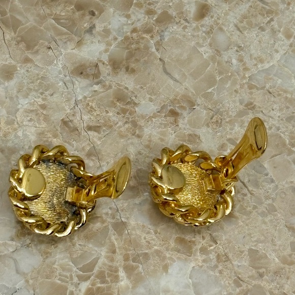 Christian Dior Signed Gold Tone Faux Iridescent Pearl Clip on Earrings - Picture 9 of 10